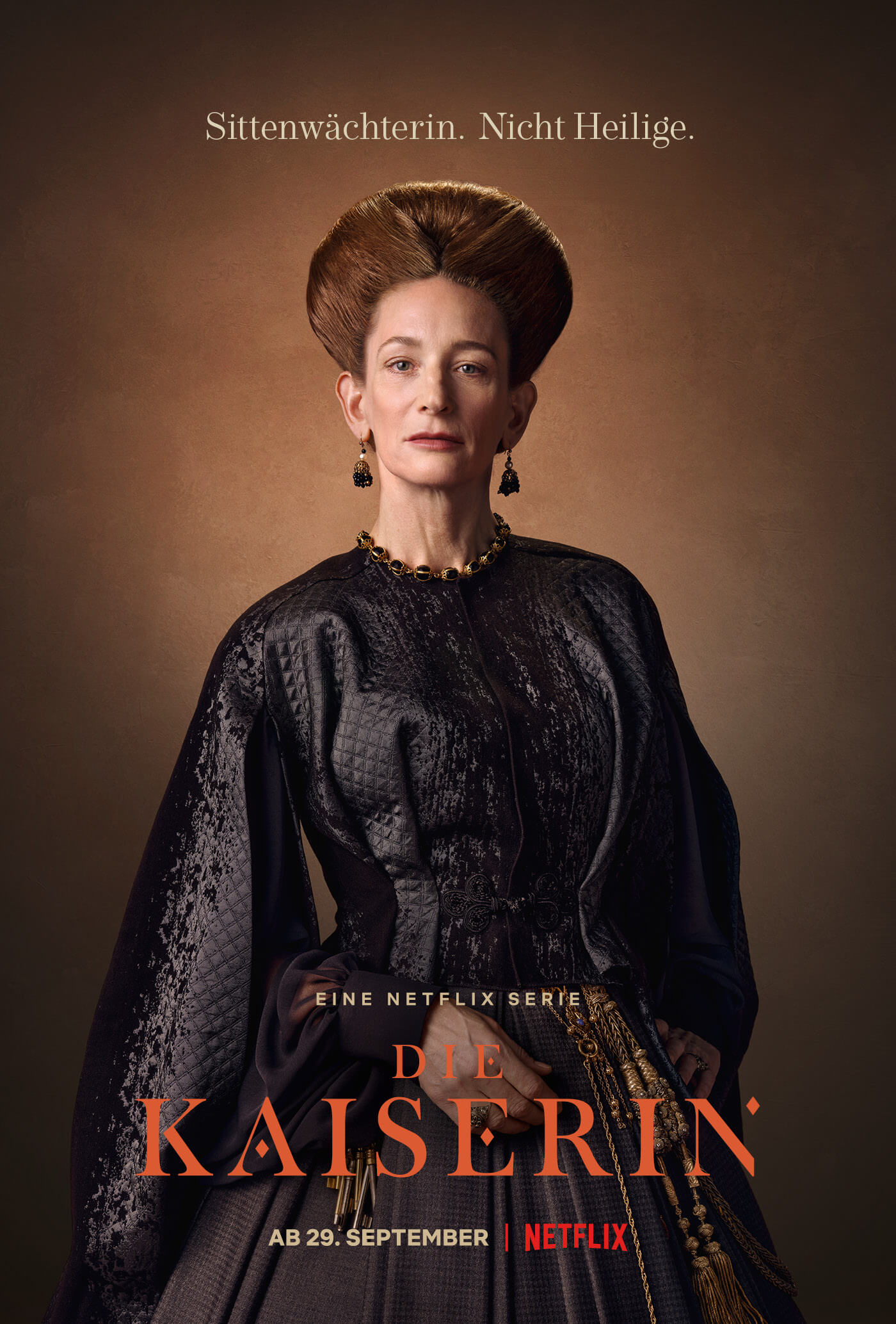 Netflix_TheEmpress_CLP_237x350_1zu5_39L3005