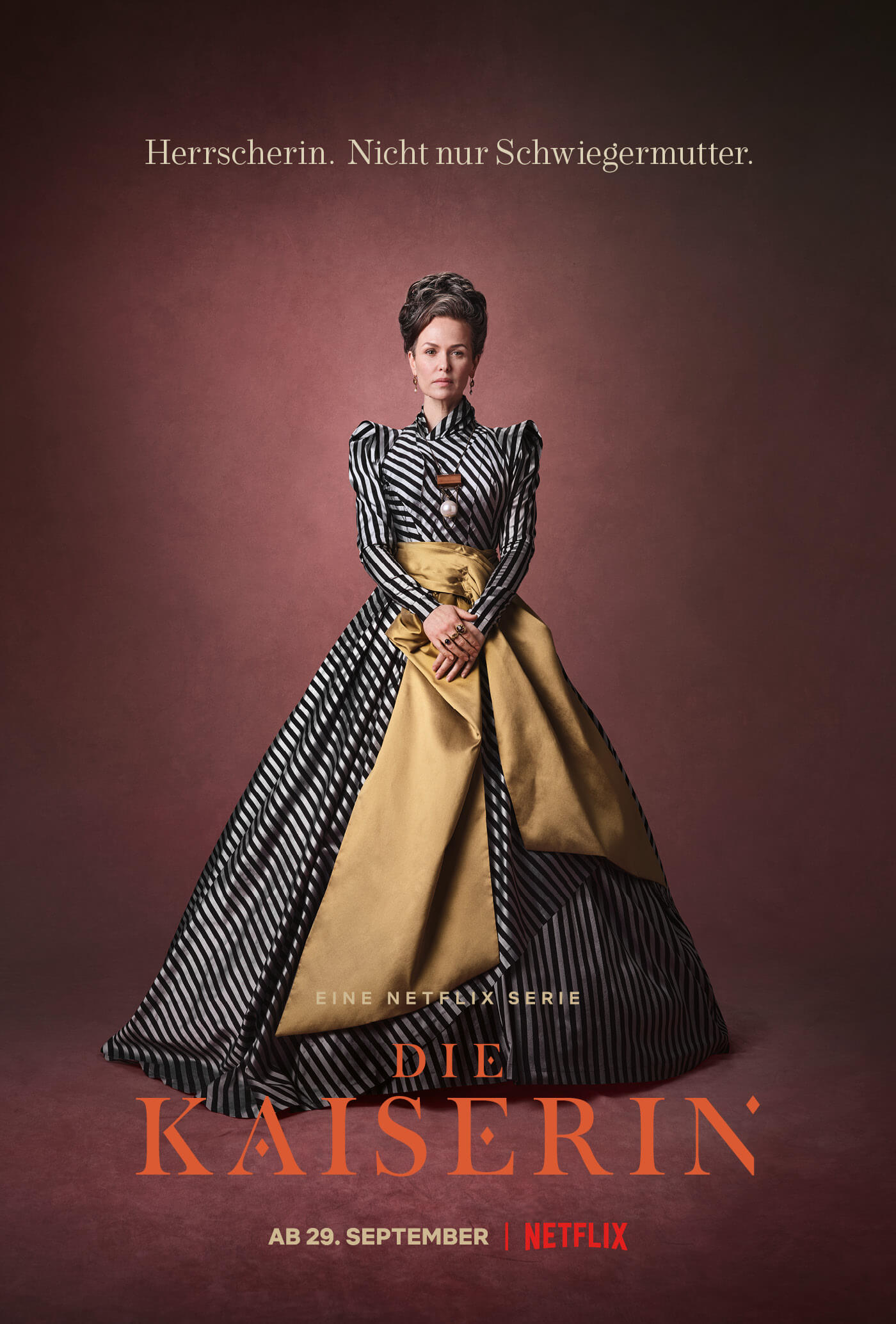 Netflix_TheEmpress_CLP_237x350_Totale_1zu5_39L3003